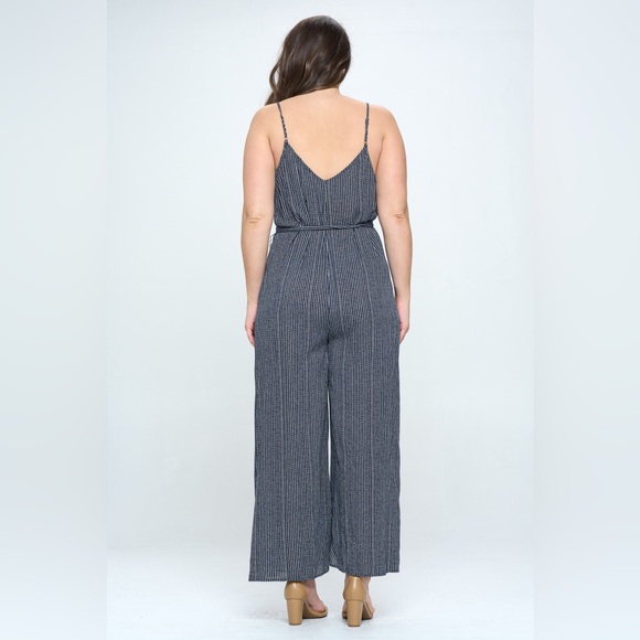 PLUS SIZE JUMPSUIT - Picture 2 of 4